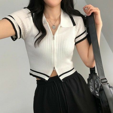 Knitted Shirt, Mode Crochet, Korean Casual Outfits, Elegante Casual, Ulzzang Fashion, Kpop Fashion Outfits, Casual Style Outfits, Teen Fashion Outfits, Looks Vintage