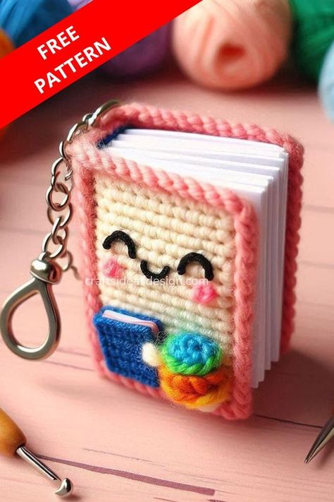 Carry your love for books and crochet with a cute crochet book keychain. Learn how to make this charming accessory with our detailed pattern. Small Crochet Gifts, Crochet Keychains, Crochet Cat Pattern, Modern Crochet Patterns, Crochet Keychain Pattern, Crochet Wedding, Keychain Design, Modern Crochet, Crochet Keychain