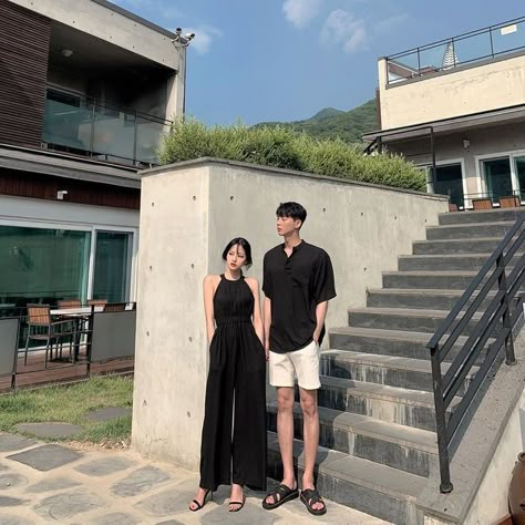 Matching Fits Couples, Korean Couple Outfits, Couple Ootd, Ootd Couple, Couple Outfits Matching, Outfit Couple, Korean Couple Photoshoot, Couple Outfit Ideas, Couple Matching Outfits