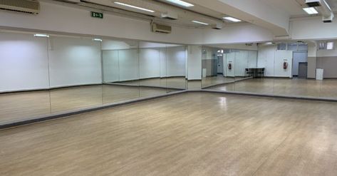 Kpop Dance Practice Room, Kpop Building, Kpop Dr Script, Kpop Trainee Aesthetic, Trainee Kpop Schedule, Justin Jay Trainee A, Kpop Trainee Life, Trainee Life, Kpop Company