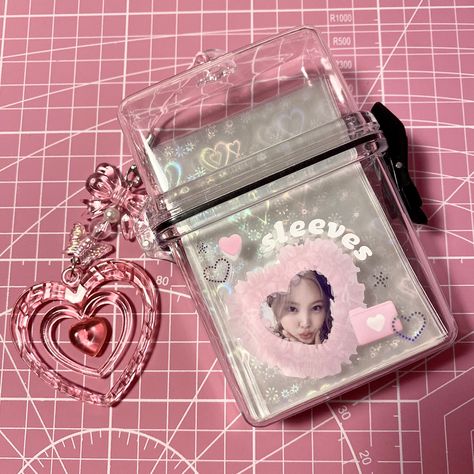 #aesthetic #stickers #deco #case #stickerdeco #pink #kpop #twice #nayeon Enhypen Jewelry, Girly Korean, Pink White Aesthetic, Aesthetic Ribbon, Pc Decoration, Photo Cards Diy, Desain Quilling, Kpop Diy, Small Business Packaging Ideas