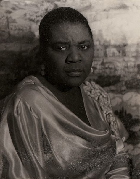 Write My Name, Bessie Smith, Divas Pop, Jazz Singer, Unapologetically Black, Alfred Stieglitz, People Of Interest, Historical Moments, Best Portraits