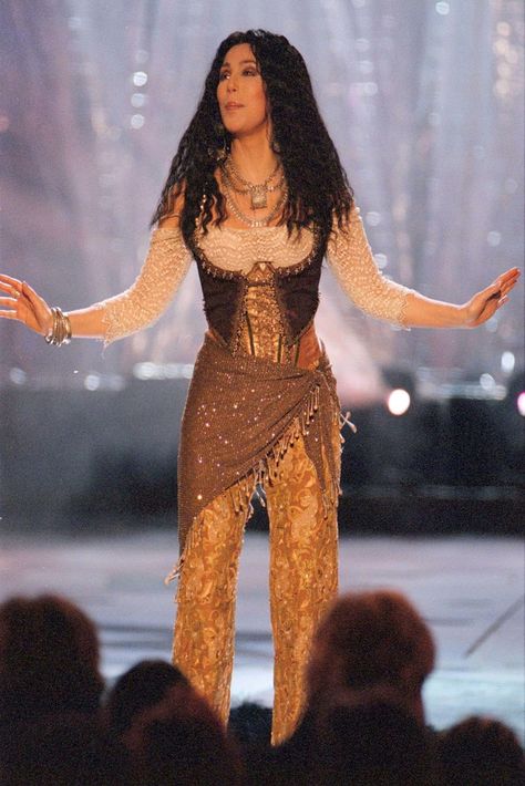 Cher Singer Outfit, Singer Outfit Ideas, Cher 70s Fashion, Cher Outfits 70s, Cher Singer, Cher Outfit, Cher 70s, Cher Fashion, Stage Style