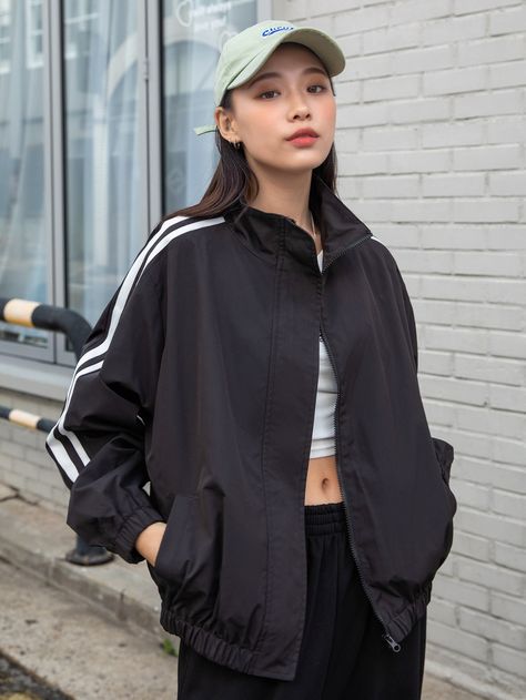 Sporty Jackets Women, Sporty Black Hoodie Windbreaker, Trendy Black Long Sleeve Windbreaker, Black Windbreaker Outfit, Sporty Fitted Black Windbreaker, Trendy Long-sleeved Black Windbreaker, Sporty Black Color Block Windbreaker, Sports Jacket Outfit, Black Sports Jacket