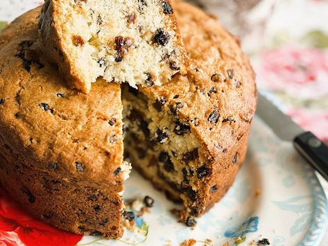 Farmhouse Fruit Cake Recipe, Farmhouse Cake, British Cake, Fruit Cake Recipe, Seed Cake, The English Kitchen, English Kitchen, Fruitcake Recipes, British Baking