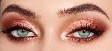 Magical Rose Gold Eyeshadow Looks For Party Season - Charlotte Tilbury Eyeshadow Blue Eyes, Dreamy Makeup, Gold Eyeshadow Looks, Rose Gold Eye Makeup, Eyeshadow Blue, Gold Eyeshadow Palette, Ball Makeup, Glitter Eye Shadow, Rose Gold Eyeshadow