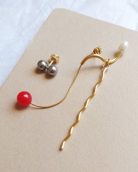 Asymmetric Wave Earrings Mismatched Gabrielle Earrings - Etsy Wave Earrings, Dyed Agate, Brass Tube, Mismatched Earrings, Earrings Red, Lightweight Earrings, Agate Crystal, Jewelry Cleaner, Barcelona Spain