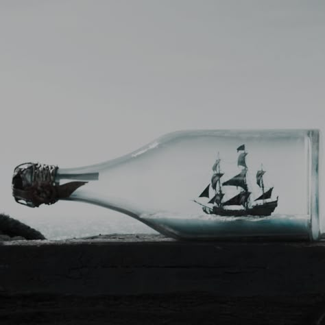 Dark Nautical Aesthetic, Sailor Aesthetic, Wallpaper Horizontal, Ship In A Bottle, Nautical Aesthetic, Kaptan Jack Sparrow, Sea Shanties, Pirate Art, Sea Captain