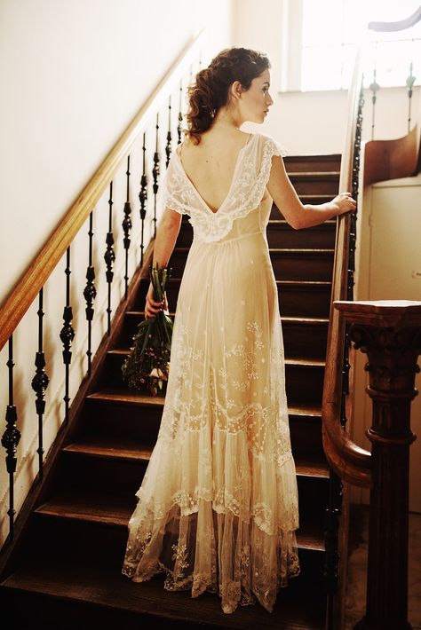 A Joy Forever – Beautiful Bridal Inspiration with Edwardian Era Wedding Dresses Wedding Dress Edwardian, Edwardian Wedding Dress, Edwardian Wedding, Edwardian Style, Victorian Wedding, Vintage Style Wedding, Design Clothes, Vestidos Vintage, Vintage Bride