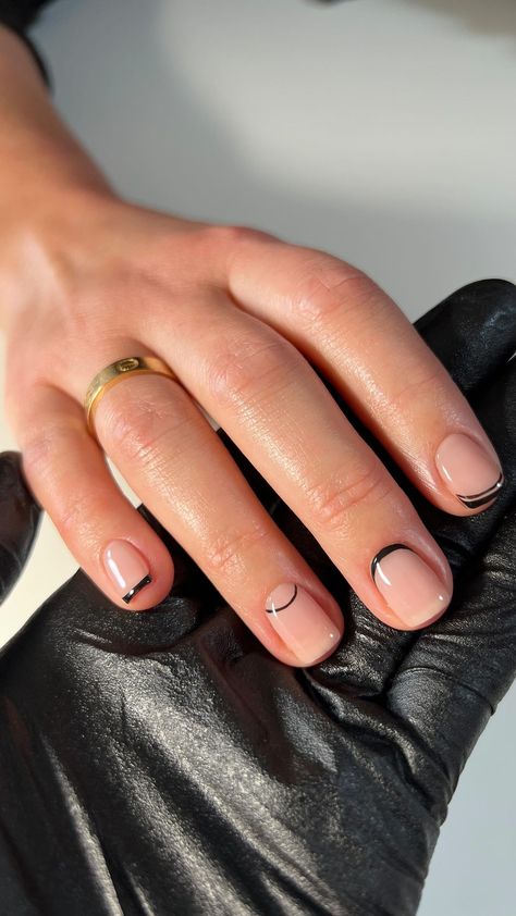 alyxlippiatt on Instagram: Creating the monochrome mani ✨🧴🎱 Inspired by @paintedbeautyhq 🤍 @biosculpturegelgb lyrics of a lily @brillbirduk go01 & go02 art gels… Minimalist Black Nail Art, Modern Gel Manicure, Micro Nail Art, Monochrome Nail Designs, Minimal Green Nail Art, Minimalist Nails Black Lines, Men’s Minimalist Nails, Nails Geometric Design Minimal, Monochrome Nail Art