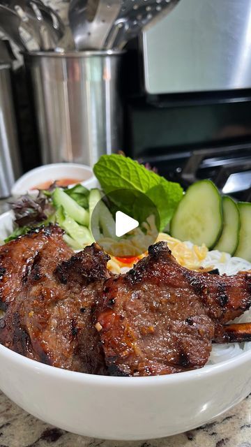 Joedy Tran on Instagram: "BÚN THỊT NƯỚNG  GRILLED LEMONGRASS LAMB CHOP VERMICELLI NOODLE BOWL. Shoutout to Mary cause she ain’t got no lamb no more #heffaaclub  Simple but delicious 😋  Marinade the meat with 1 cup of my all purpose marinate. Recipe pinned on the reels section. If you don’t have it. Here’s one from scratch  Recipe: • 2-3 lbs lamb chops  • 1/4cup fish sauce (3 crabs 🦀) • 3 tablespoon light soy sauce  • 2 tablespoon minced garlic  • 1/4 cup chopped green onion (optional) • 1/3 cup finely chopped lemon grass (more if prefer) • 2 tablespoon cooking oil  • 3 tablespoon sugar  • 2 tablespoon honey  • 1 teaspoon msg (optional) • 1 teaspoon ground pepper  Mix well until sugar dissolved. Marinate for 7-8 hrs. Best overnight in the refrigerator.  Scroll back a post for the dipping Lamb Chop And Rice Recipes, Best Lamb Chop Recipes, Marinate Recipe, Vermicelli Noodle Bowl, Lamb Loin Chop Recipes, Yummy Nummies, Beef Ham, Lamb Loin Chops, Lamb Chop Recipes