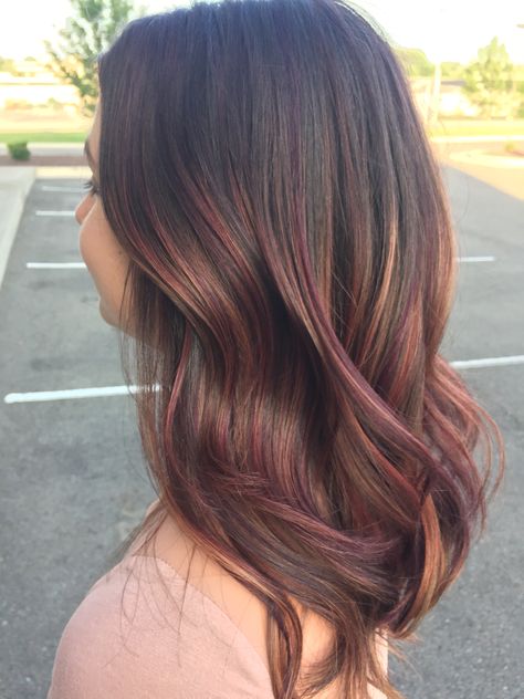 Brunette With Plum Highlights, Red Pink Hair Color Ideas, Maroon Highlights On Light Brown Hair, Light Hair Colour Ideas, Brown Hair With Other Colors, Subtle Pink Highlights In Brown Hair, Highlight Colours For Hair, Pink And Brown Hair Aesthetic, Pink On Brunette Hair