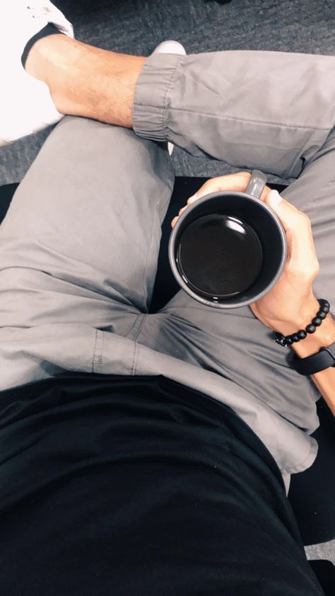 Cafe Photo, Coffee In Bed, Instagram Men, Alcohol Aesthetic, Men Photoshoot, Men's Day, Photoshoot Idea, Mens Fashion Rugged, Coffee Photography