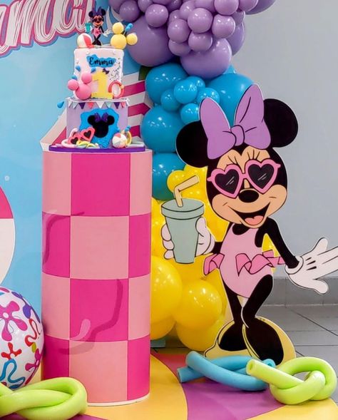 Tati || Miami Balloon & Event Stylist | MINNIE MOUSE POOL PARTY! 🎀 SWIPE for a closer look at this colorful cake display area we put together to showcase this beautiful cake!… | Instagram Minnie Mouse Pool Party, Minnie Mouse Luau, Cake Instagram, Colorful Cake, Event Stylist, Display Area, Pool Birthday Party, Beautiful Cake, Cake Display