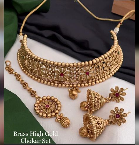 Golden Jwellary Design, Choker Set Gold Jewellery Designs, Chokar Design Jewelry In Gold Latest, 2 Tola Gold Set Design, Chokar Design Jewelry In Gold, Gold Choker Necklace Indian Bridal, Choker Necklace Designs Gold Indian, Gold Choker Necklace Indian, Antique Gold Choker Set