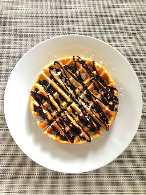 [Homemade] Waffles with chocolate sauce. Waffle Chocolate Sauce, Waffle Presentation, Waffle Pictures, Waffles Bar, Waffles Logo, Waffle Aesthetic, Waffles Ideas, Waffles Photography, Waffles With Chocolate