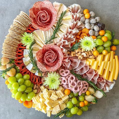 Bridal Shower Charcuterie Board, Easter Charcuterie Board Ideas, Wedding Reception Appetizers, Shark Plate, The Best Charcuterie Board, Best Charcuterie Board, Easter Charcuterie Board, Easter Charcuterie, Charcuterie Board Meats