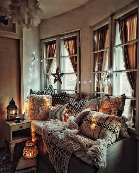 Hygge Living Room, Hygge Living, Studio Apartments, Hygge Home, Cozy Room Decor, Cozy Room, A Living Room, Room Inspiration Bedroom, Dream Rooms