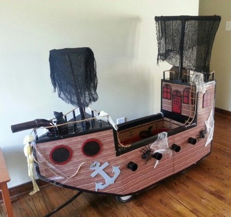 Diy Pirate Ship Wagon, Pirate Ship Wagon Halloween, Pirate Wagon, Wagon Pirate Ship, Pirate Ship Wagon, Pirate Ship Halloween, Egypt Crafts, Pirate Themed Birthday Party, Kids Wagon