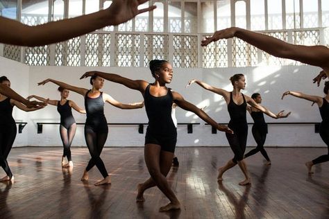 Ballet Makeup, Dancer Drawing, Dance Movement, Dancing Aesthetic, Dance Academy, Pictures Of The Week, Learn To Dance, Jazz Dance, Dance Company