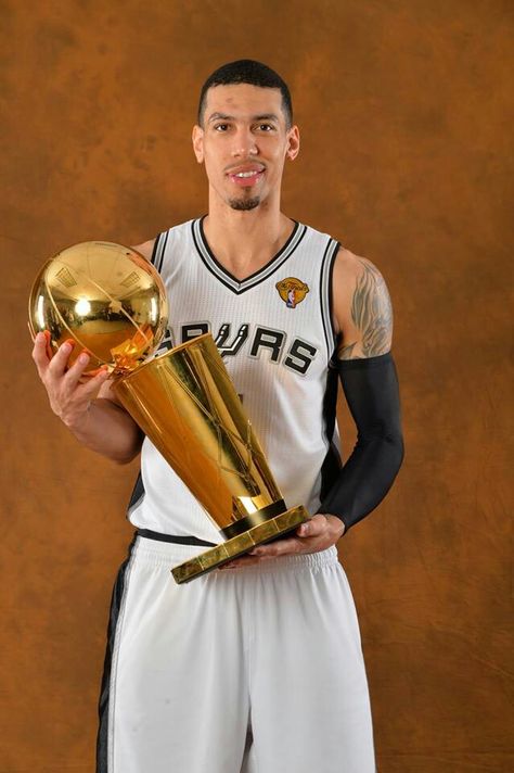 Spurs Danny Green. Spurs 2014 NBA FINALS CHAMPIONS Danny Green, Texas Sports, Unc Tarheels, Nba Championships, Nba Legends, Unsung Hero, Win Or Lose, Nba Champions, Men's Muscle