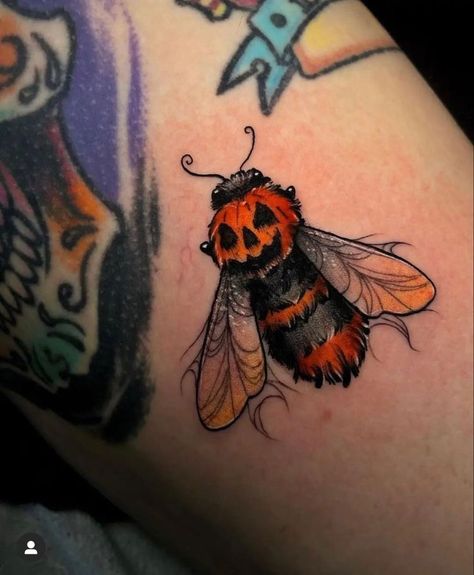 Dr Tattoo, Cute Halloween Tattoos, Pumpkin Tattoo, Bug Tattoo, Wicked Tattoos, Theme Tattoo, Spooky Tattoos, Tatuaje A Color, Spooky Designs