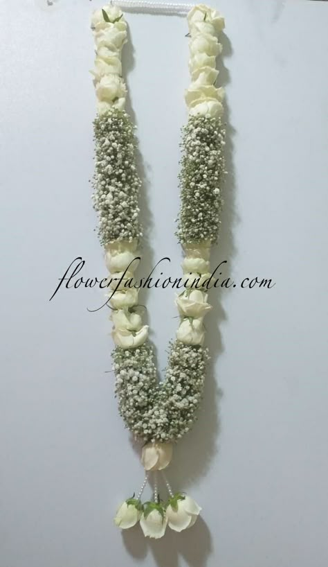 #FloralGarlands made with love. Contact us on 9742200300 to order your #FlowerGarlands. Visit flowerfashionindia.com for more! Minimal Varmala, Flower Mala For Engagement, Flower Haar Mala For Wedding, Maalai Designs For Engagement, Flower Hara For Wedding, Maalai Designs For Marriage, Garland Ideas For Wedding, Wedding Maalai Designs, Varmala Designs Flower Garlands