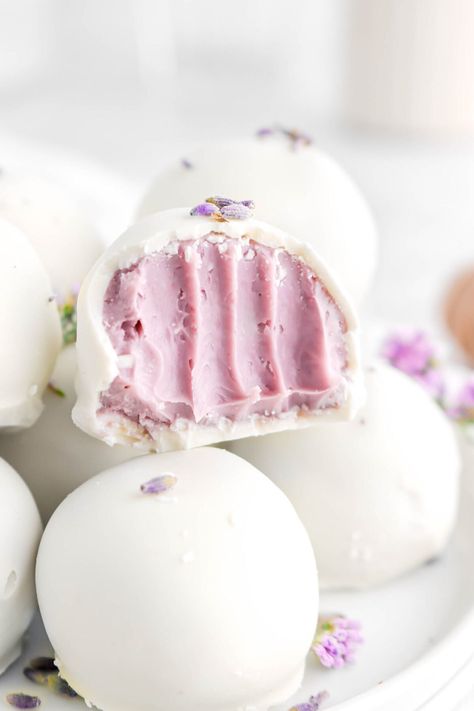 Lavender Treats, Lavender Dessert, Bakers Table, Lavender Recipes, Honey Lavender, White Chocolate Truffles, Culinary Lavender, Truffle Recipe, Macaron Recipe