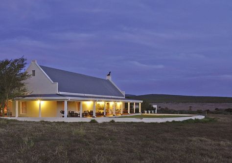 Karoo Modern Cape, South African Homes, Lodge Design, Farmhouse Architecture, Dutch House, Contemporary Farmhouse, Farm Style, Colonial Style, Barn Style