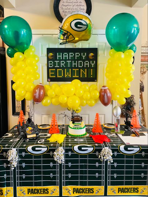 Green Bay Packers Party Ideas, Packer Birthday Party, Green Bay Packers Party Decorations, Green Bay Packer Birthday Party, Green Bay Packers Birthday Party, Packers Birthday Party, Packers Decor, Packers Birthday, Green Bay Packers Birthday