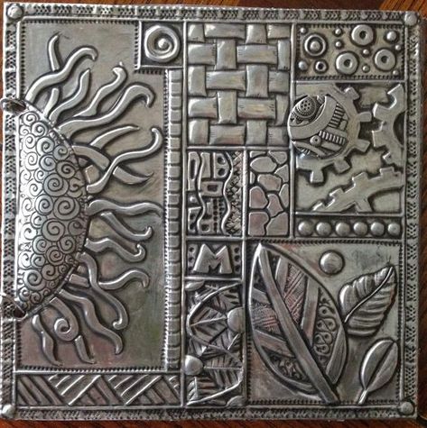 Metal Tooling Art Projects, Feuille Aluminium Art, Metal Tape Art, Foil Crafts, Pewter Embossing, Metal Tooling, Embossing Art, Tin Foil Art, Metal Embossing Art