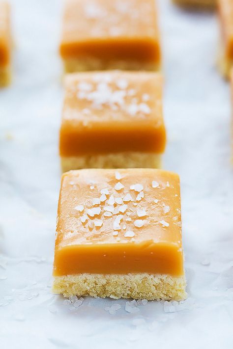 Salted Caramel Desserts, Masakan Malaysia, Caramel Shortbread, Shortbread Recipe, Buttery Shortbread, Caramel Desserts, Shortbread Cookie Recipe, Shortbread Recipes, Shortbread Crust