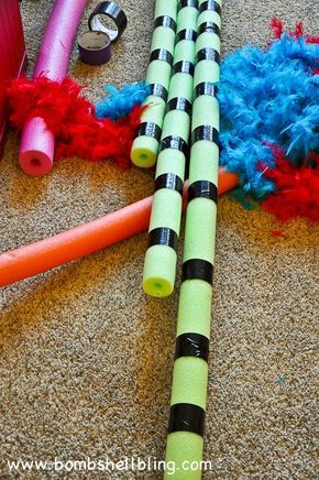 Make truffula trees using pool noodles and feather boas! BRILLIANT!! Perfect for classrooms or a Dr. Seuss bedroom! Trunk Or Treat Dr Suess, Dr Seuss Trunk Or Treat Ideas For Cars, Dr Suess Trunk Or Treat Ideas, Dr Suess Trunk Or Treat Theme, The Lorax Trunk Or Treat, Dr Suess Trunk Or Treat Ideas For Cars, Dr Seuss Diy Decorations, Diy Dr Seuss Decorations, Dr Seuss Trunk Or Treat Ideas