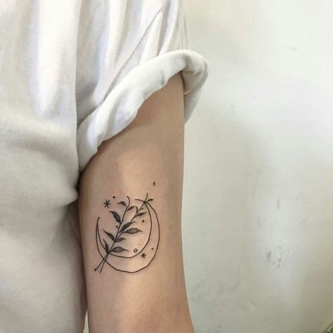 minimalist moon flower tattoo Shape Tattoo, Muster Tattoos, Detailed Tattoo, Pattern Tattoo, Minimal Tattoo, Skin Art, Piercing Tattoo, Mini Tattoos, Meaningful Tattoos