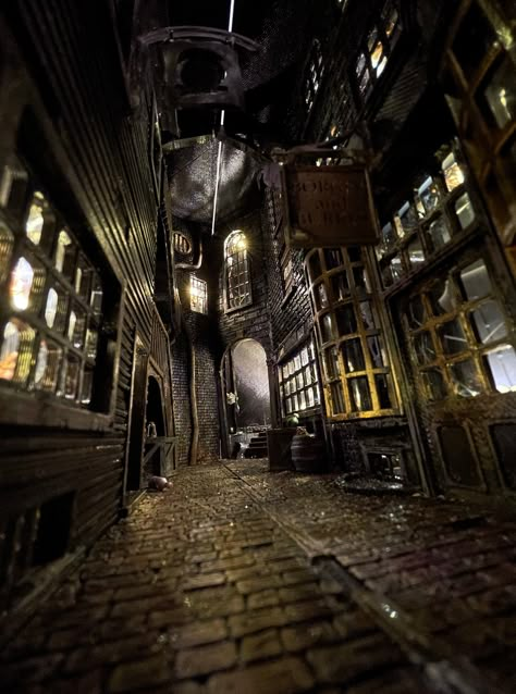 Knockturn Alley Book Nook by Cornflake - Thingiverse Knock Turn Alley, Nocturn Alley Harry Potter, Knockturn Alley Aesthetic, Book Alley, White Wyvern, Book Ideas Writing Prompts, Wizarding World Aesthetic, Book Ideas Writing, Peter Core