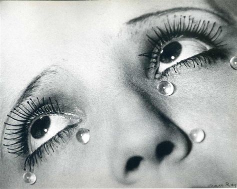 Glass tears, 1932 - Man Ray Man Ray Photos, Man Ray Photography, Women Tips, Diane Arbus, Lee Miller, Robert Mapplethorpe, Kiki De Montparnasse, Getty Museum, Damien Hirst