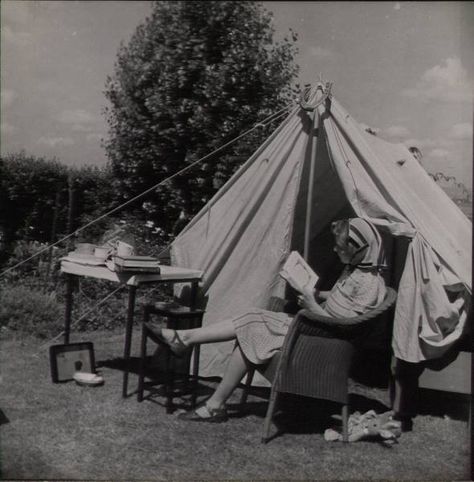 Vintage camping in a summer tent with a wicker chair! 1940s style : ) Vintage Camping Photos, Camping Photos, 1940s Photos, Camping Photo, Camping Bed, Vintage Camping, Camping Theme, Camping Equipment, Camping Experience