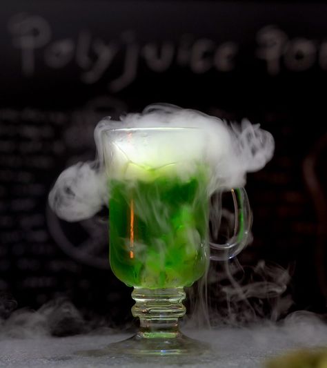 Halloween Themed Drinks, Fantasy Vibes, Potions Recipes, Soda Recipe, Natural Food Coloring, Halloween Preschool, Themed Drinks, Lemon Lime Soda, Root Beer Float