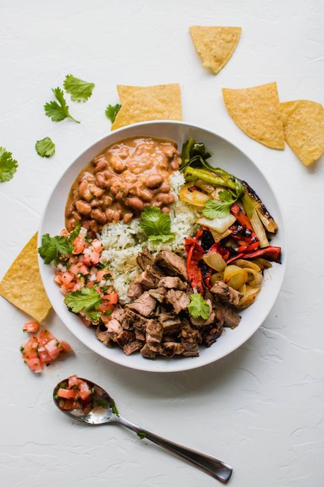 Steak Bowls, Steak Bowl, Carne Asada Steak, Carne Asada Recipe, Chipotle Copycat, Carne Asada Recipes, Protein Veggies, So Much Food, Cilantro Rice