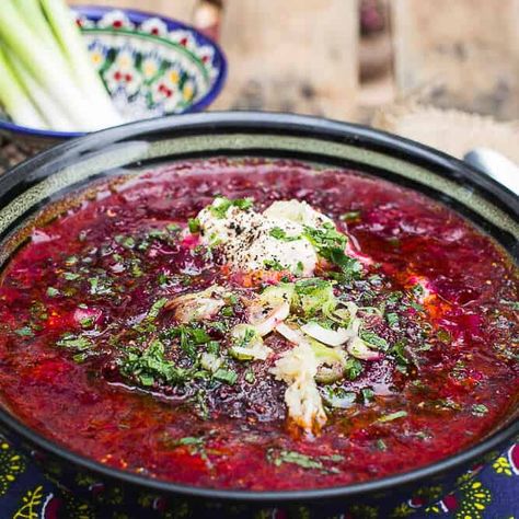 Ukrainian Borscht, Beef Shoulder, Beet Borscht, Baked Beetroot, Borscht Recipe, Beetroot Soup, Beet Soup, Going Vegetarian, Cast Iron Pot