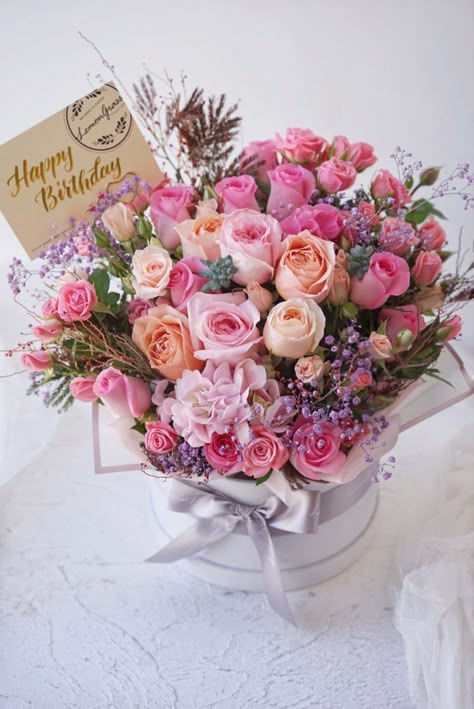 Happy Birthday Flower Bouquet, Happy Birthday Flower Cake, Happy Birthday Bouquet, Valentines Gift For Boyfriend, Free Happy Birthday Cards, Happy Birthday Floral, Happy Birthday Flowers Wishes, Valentines Day Gift Ideas, Birthday Flowers Bouquet