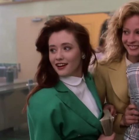 Heather Duke Musical, Heathers The Movie, Monica Hairstyles, Heathers Aesthetic, Heather Duke, Heathers Movie, Green Scrunchie, The Heathers, Chick Flick