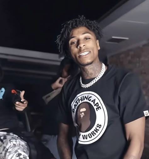 Nba Youngboy Pictures, Discord Wallpaper, Youngboy Nba, Lil Top, Hip Hop World, Nba Baby, Cute Dreads, Thug Style, Drippy Outfit