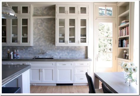 Is Quartz Sexier than Granite? | Maria Killam | True Colour Expert | Decorator Sink Facing Wall, Marble Mosaic Backsplash, Kitchen Window Decor, Backsplash For White Cabinets, Off White Cabinets, Kitchen Cabinet Trends, White Marble Kitchen, Off White Kitchens, White Kitchen Backsplash