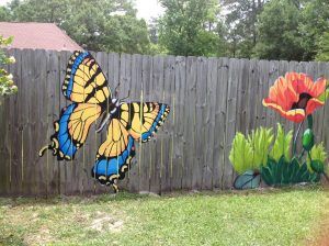 fence mural 12 Fence Painting Ideas, Fence Painting, Diy Privacy Fence, Garden Fence Art, Garden Mural, Privacy Fence Designs, Fence Art, Walled Garden, Fence Paint