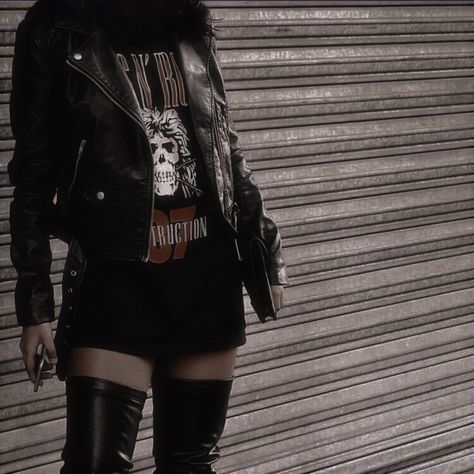 Grunge Girl Outfits Punk Rock, Rock And Roll Female Outfit, 2000 Punk Rock Aesthetic, Fantasy Punk Aesthetic, Roderick Aesthetic, Punk Rocker Aesthetic, Punk Rock Princess Aesthetic, Persecutor Alter, Female Rockstar Aesthetic Outfits