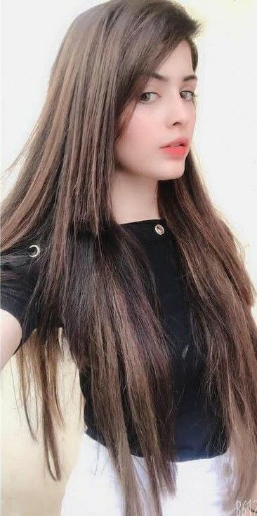 Sameera Khan New Pics, Afghan Girl, Girl Crush Fashion, Girls Dp Stylish, Beautiful Dresses For Women, Girl Face, Stylish Girl, Gorgeous Hair, Ramadan