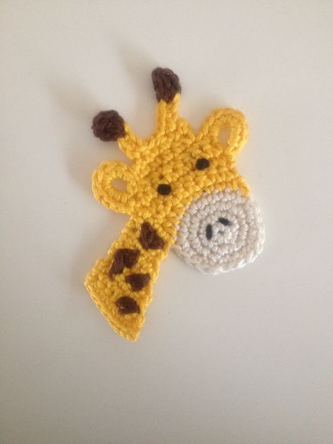 gehaakte giraffe Free Aran Knitting Patterns, Crochet Capelet, Crochet Applique Patterns Free, Crochet Flats, Aran Knitting Patterns, Giraffe Crochet, Crochet Hair Clips, Crochet Coaster Pattern, Spinning Yarn