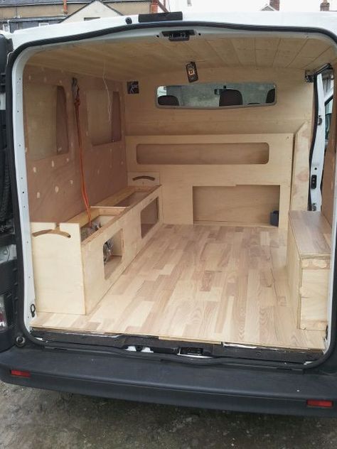 Kombi Food Truck, Van Camper Conversion, Kangoo Camper, Diy Van Conversions, Kombi Motorhome, Diy Campervan, Camper Van Ideas, Kombi Home, Caravan Renovation