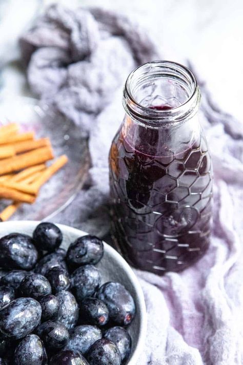 Shrub Recipe, Bread Pull Apart Recipes, Old Fashioned Drink, Grape Recipes, Grape Soda, Reduce Food Waste, Fruit In Season, Homemade Treats, Smoothie Drinks